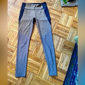 Outdoor Voices color block leggings in blue/grey